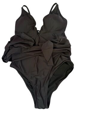 One-Piece Swimsuit with skirt cover and Waist side tie. Black. Size L.